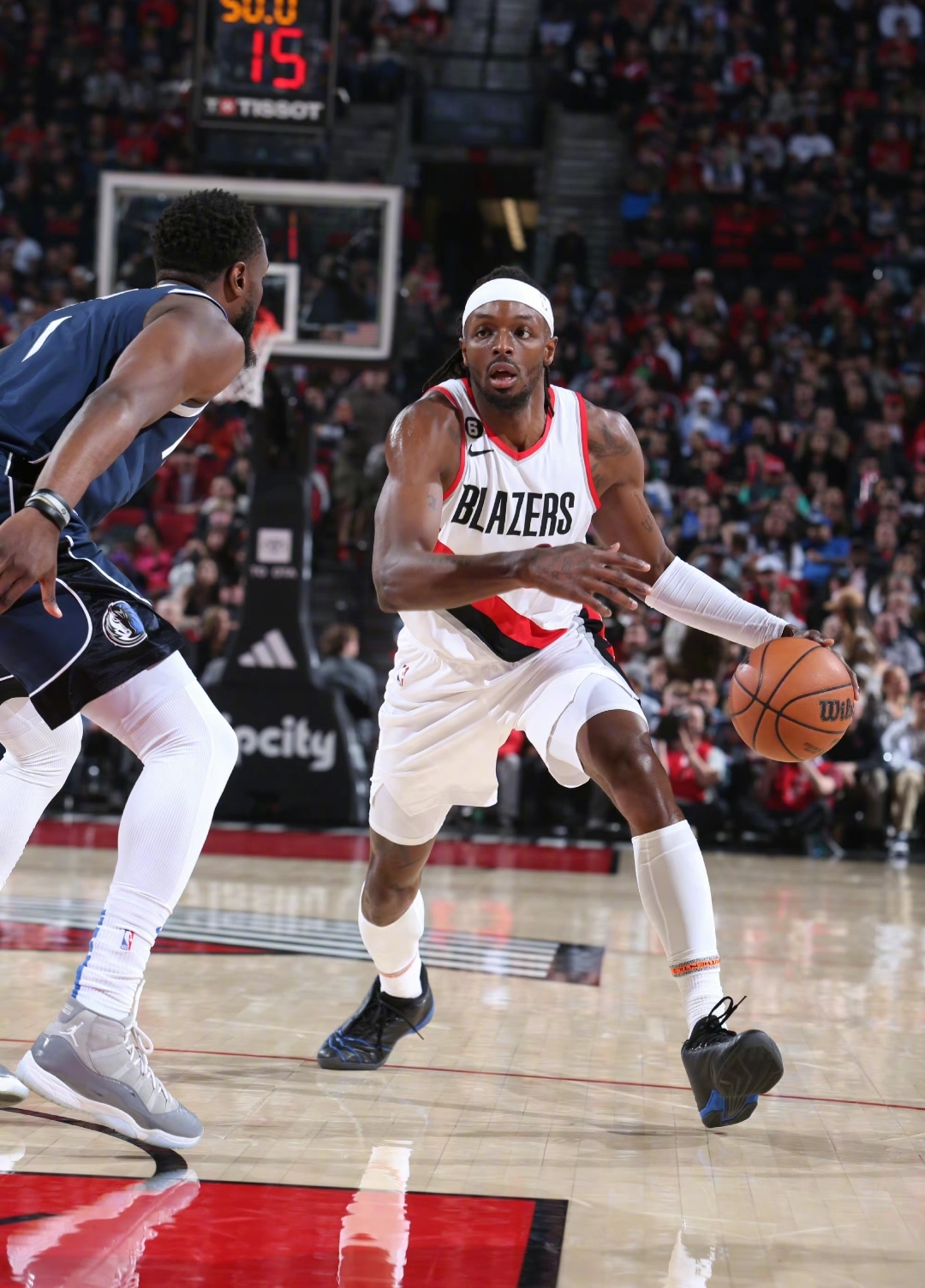 开拓者胜雷霆，利拉德全场独得分推进连胜