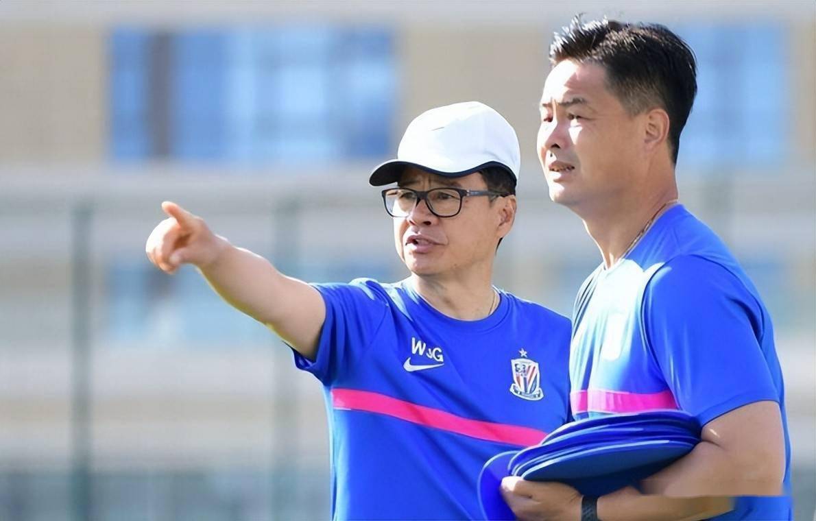 尤文图斯打破进球荒，申花球迷集体高唱助威