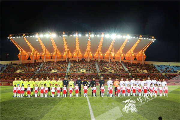  Scout回归赛场，出色防守首场状态亮眼，湖人观众沸腾！